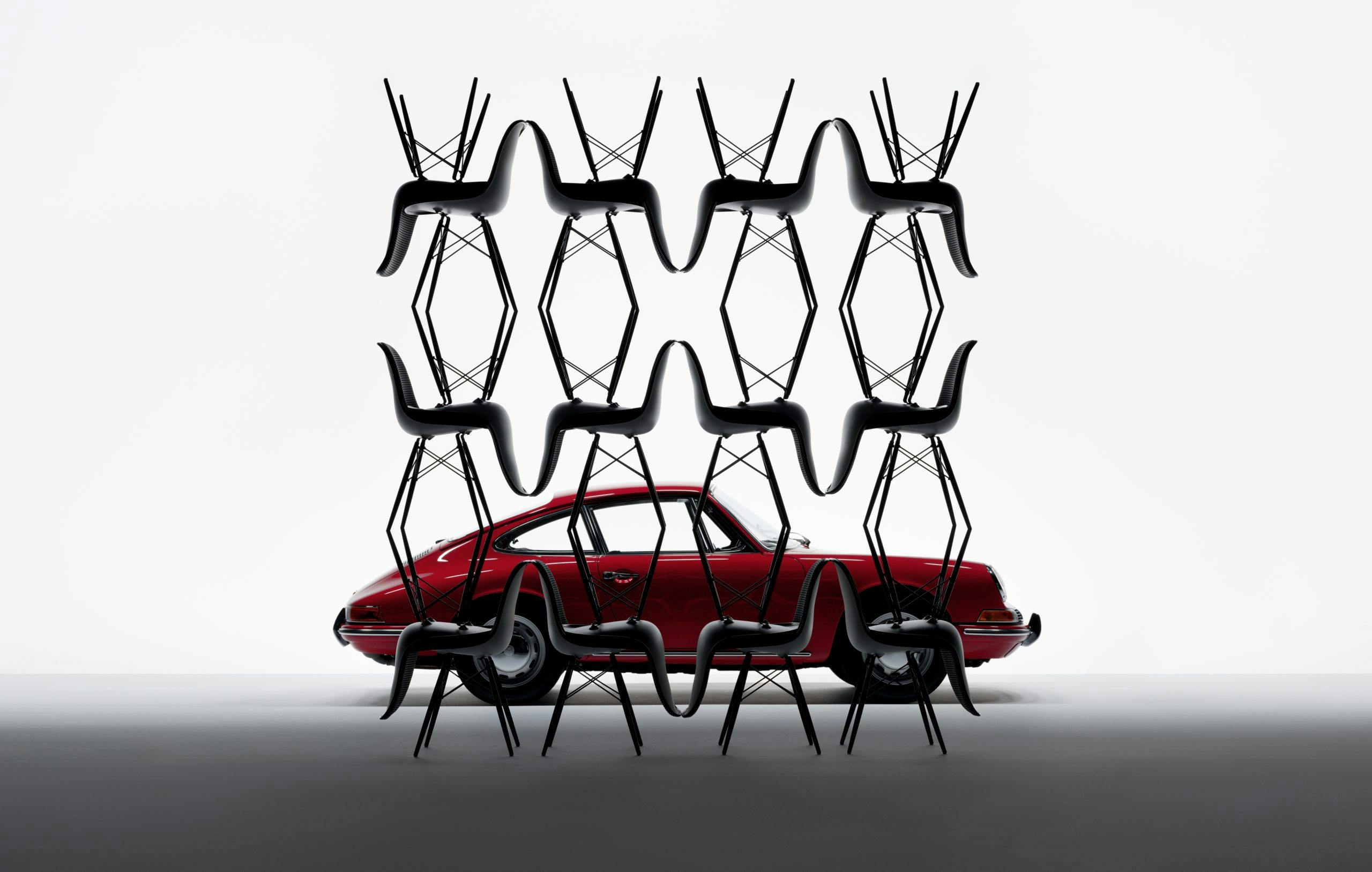 Porsche Pepita Edition by Vitra: Limitierte Kollektion ikonischer Stühle mit Bezug zu Sportwagen-Klassikern
